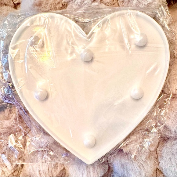 Valentines Day Large Light Up Battery Operated Heart - Picture 1 of 2